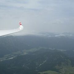 Flugwegposition um 11:51:04: Aufgenommen in der Nähe von Gemeinde, 6393 St. Ulrich am Pillersee, Österreich in 2390 Meter
